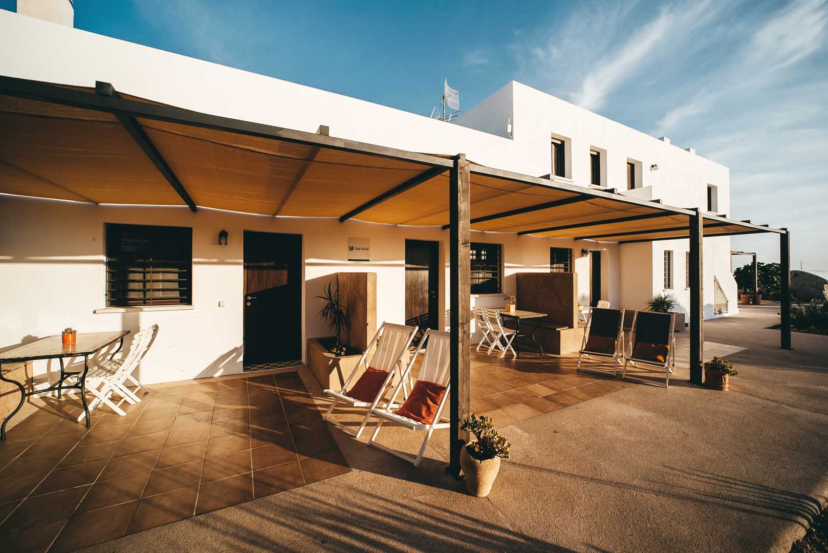 Casa Rural en Cabo de Gata - Casa rual ecológica Cortijo la Tenada terrazas alojamientos